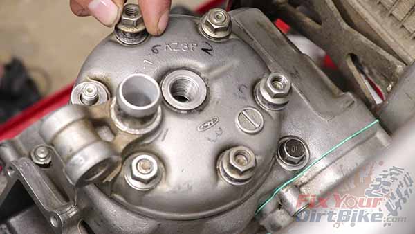 1997 - 2001 Honda CR250 - Top End Service - Part 13 - Cylinder Head Installation - Install Mounting Nuts